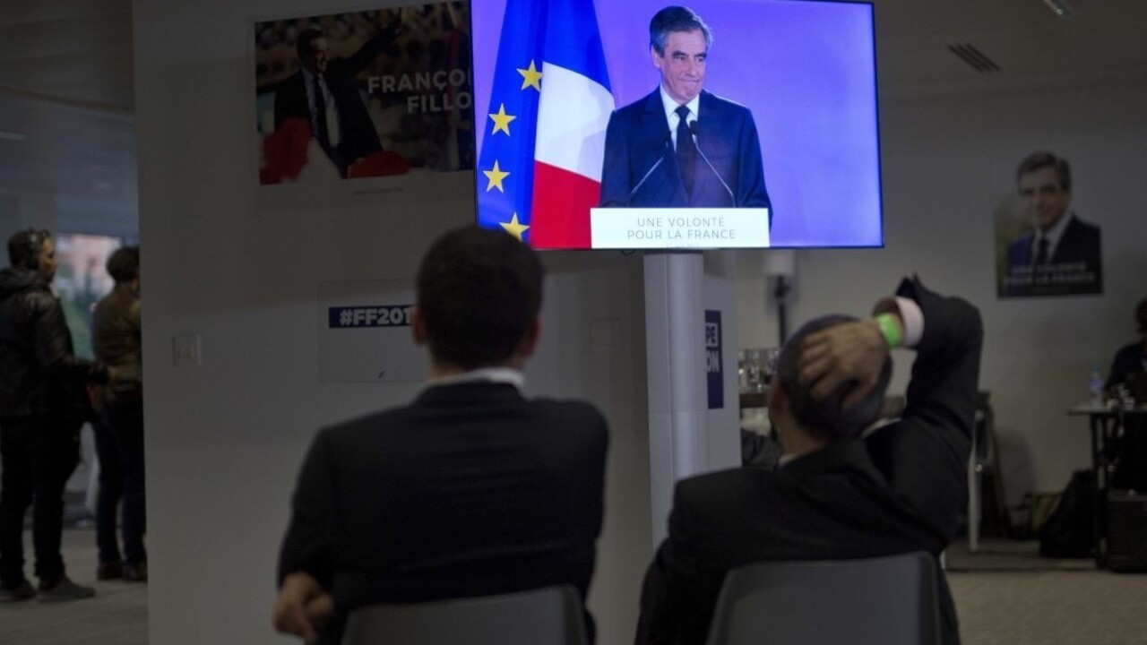 Neúspešní kandidáti uznali porážku, vyjadrili podporu Macronovi