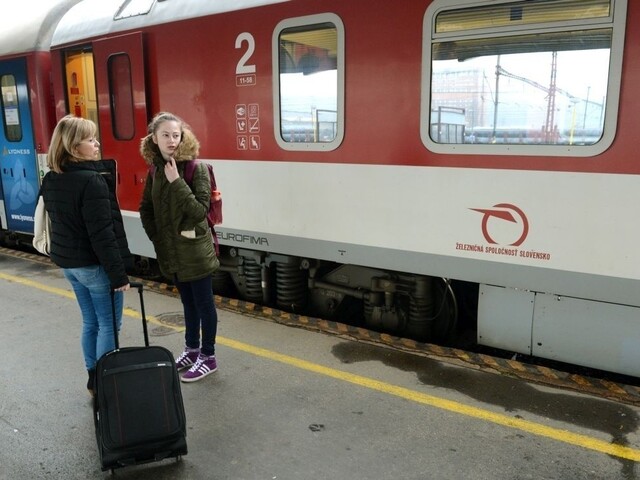 Železničná spoločnosť chce prilákať ľudí, investuje stovky miliónov