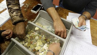 Na francúzske voľby reagovala aj ekonomika, euro poskočilo na maximum