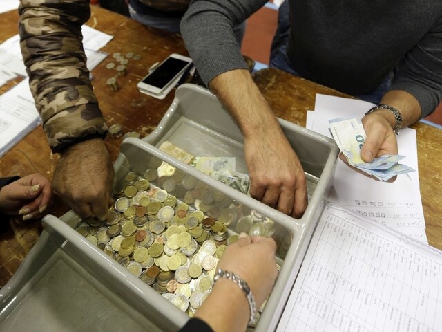 Na francúzske voľby reagovala aj ekonomika, euro poskočilo na maximum