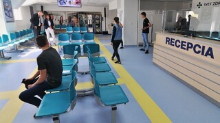 Drucker spúšťa obnovu nemocníc a budovanie urgentných príjmov