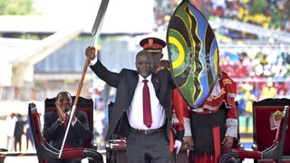 Tisíce úradníkov dostali výpoveď. Všetci mali falošné diplomy