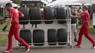 Na VC Ruska prvý rad pre Ferrari , Vettel získal pole position