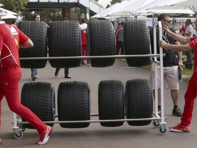 Na VC Ruska prvý rad pre Ferrari , Vettel získal pole position
