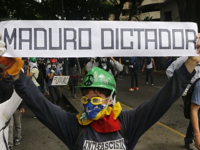 Maduro chce nové ústavodárne zhromaždenie, opozícia hovorí o podvode