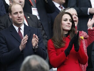 William a Kate žiadajú miliónové odškodné. Súdia sa pre fotografie