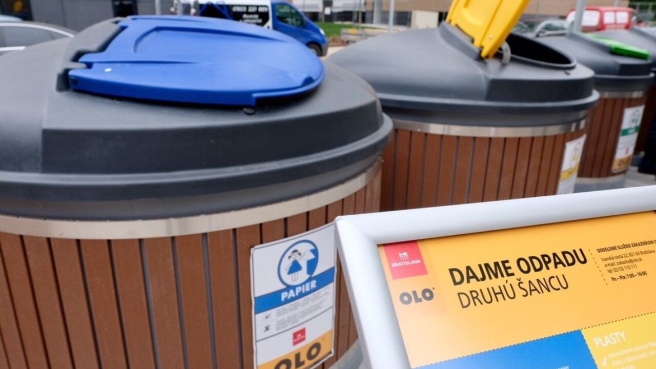 Do Bratislavy prišli podzemné kontajnery, predstavil ich primátor