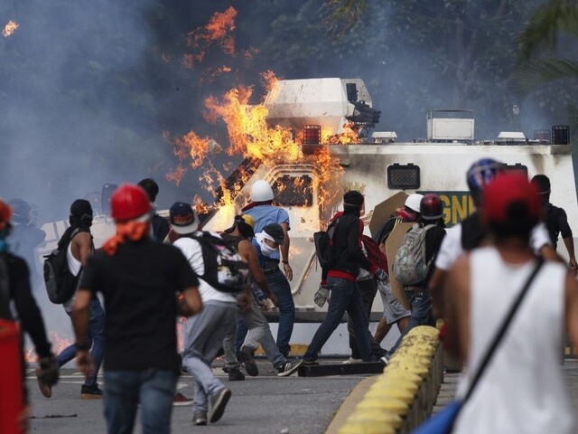 Venezuelčania opäť vyšli do ulíc. Vyjadrili protest proti zámeru prezidenta
