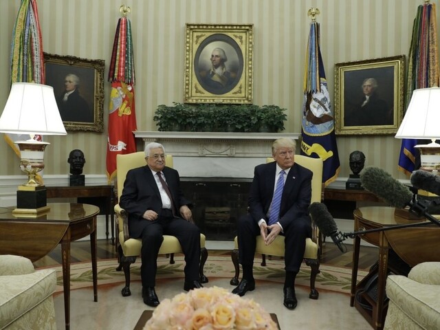 Trump prijal palestínskeho prezidenta, chce obnoviť mierové rokovania