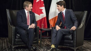 Kanadský premiér baví internet, pozornosť pútajú jeho ponožky
