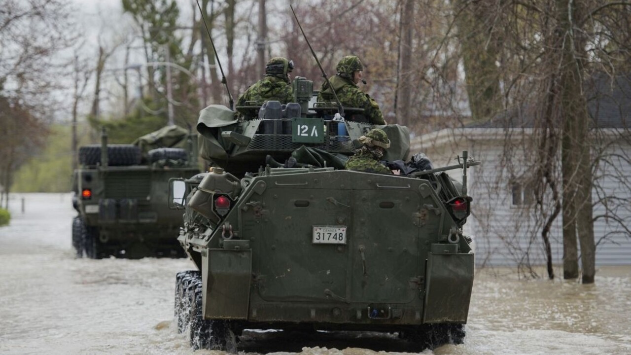 potopa povodeň tanky evakuácia 1140 px (SITA/AP)