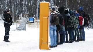Nórsko predĺži hraničné kontroly. Chce regulovať prílev migrantov