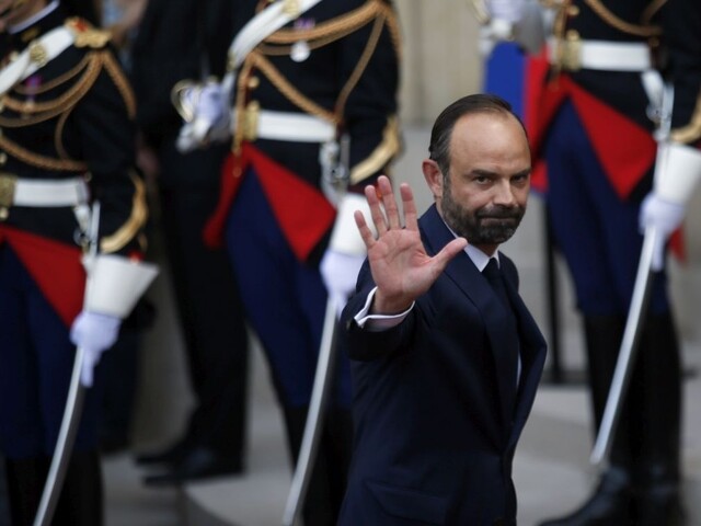 Francúzsky premiér s prezidentom Macronom prekonzultuje nové zloženie vlády