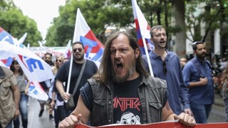 Gréci vyšli do ulíc, ľuďom sa nepáči úsporné opatrenie vlády