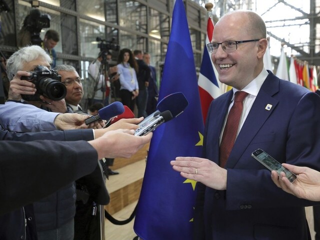 Sobotka akceptoval Babišovho náhradníka, na rade je prezident