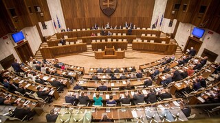 Rokovanie parlamentu: o RTVS aj o výsledkoch Národnej banky
