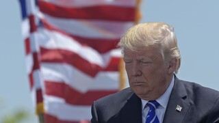 Trump pred prvou zahraničnou cestou vymenuje nového šéfa FBI