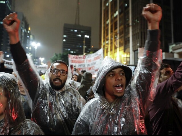 Brazíliou otriasajú rozsiahle protikorupčné protesty
