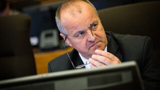 Gajdoš nepovažuje za správne, že muničné sklady strážia civilisti