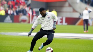 Lacazette sa chystá do Atletica Madrid, môže to skomplikovať embargo