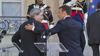 Macron privítal v Elyzejskom paláci talianskeho premiéra