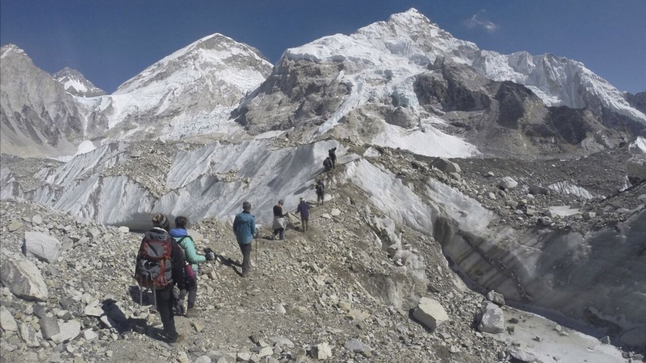 So Štrbom zahynuli aj ďalší, Everest prišiel o poslednú prekážku