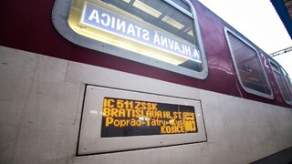 IC vlaky na hlavnej trase zrýchlia, železnice škrtli zastávku