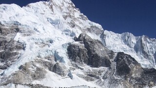 Pod vrcholom Everestu našli stan so štyrmi mŕtvymi horolezcami