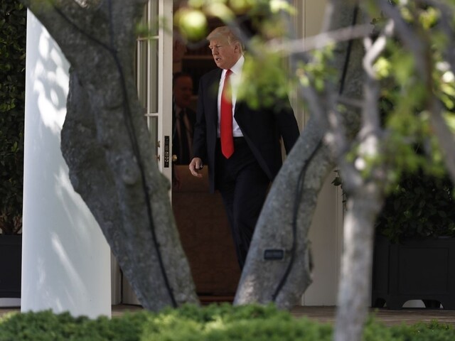 Rusi vraj chceli ovplyvniť Trumpa prostredníctvom jeho najbližších