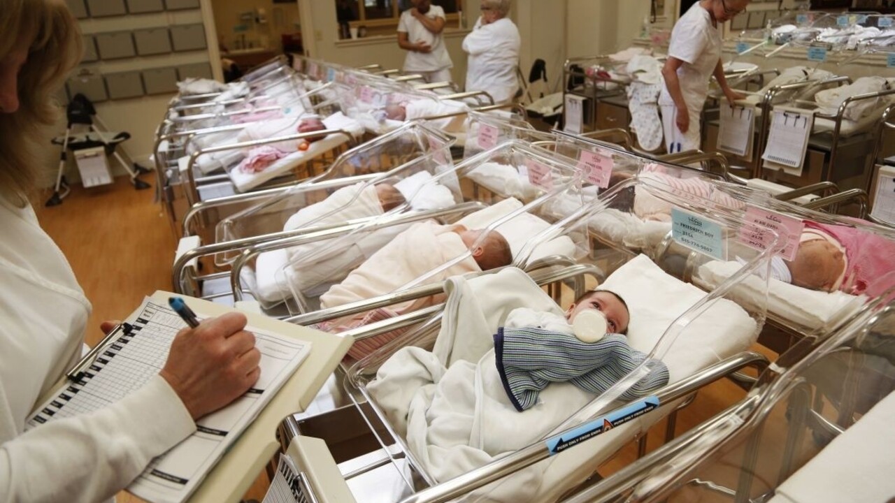 Žena sa roky snažila otehotnieť, narodili sa jej šestorčatá