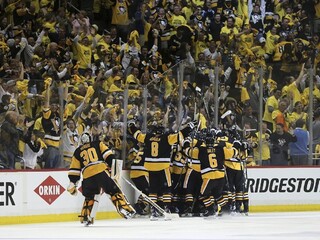 NHL: Dramatickú sériu zavŕšil Pittsburgh víťazstvom, ide do finále