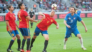 Na trnavskom ihrisku sa stretli legendy. Slováci so Španielmi remizovali