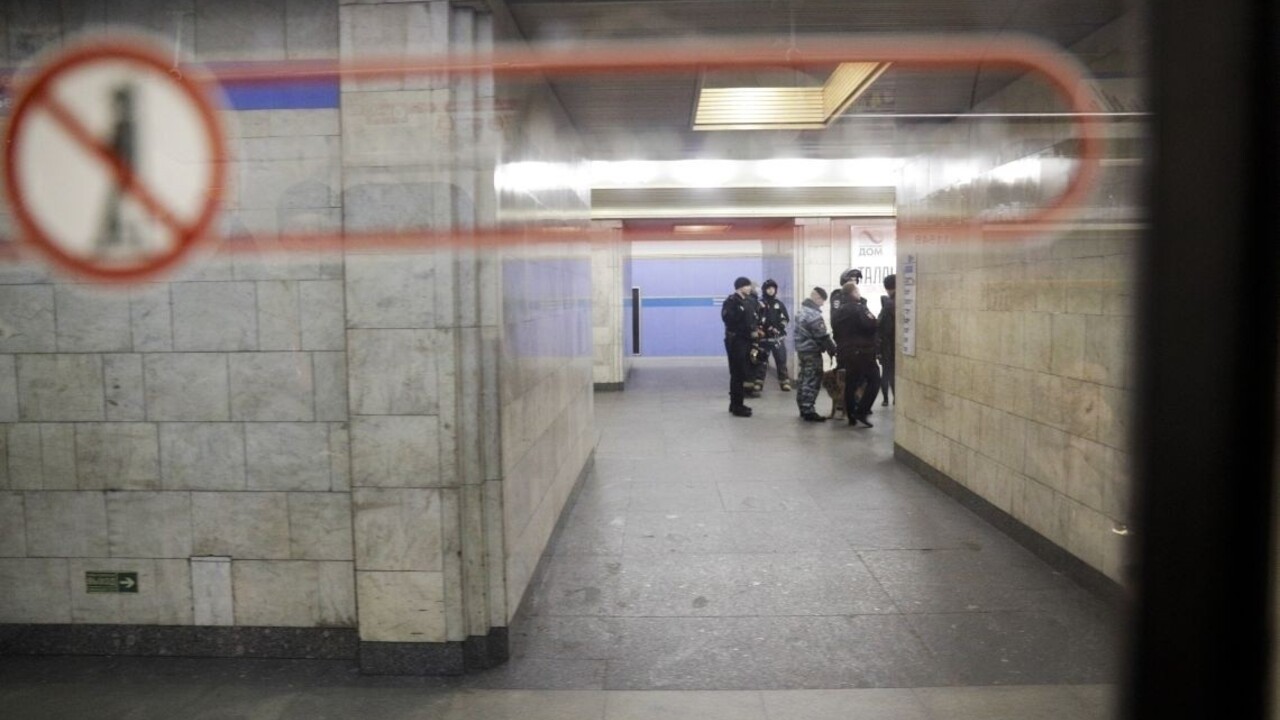 Auto zišlo po schodoch do stanice berlínskeho metra, zranilo 6 ľudí