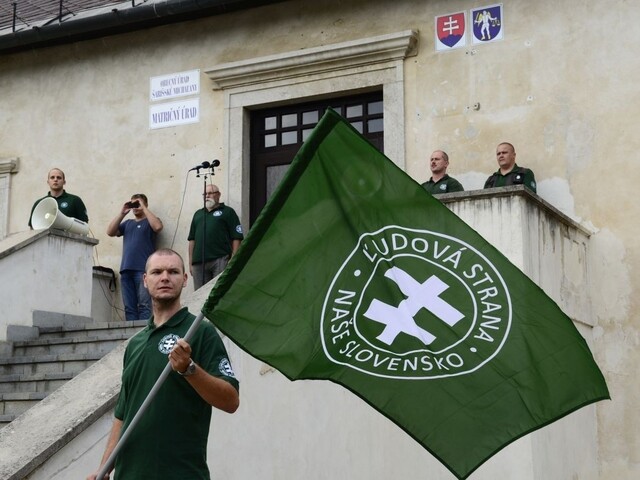 Fico: Rozpustenie strany nič neznamená, kotlebovci budú pôsobiť ďalej