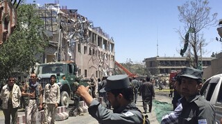 Výbuch v Kábule rozmetal ulicu, hlásia najmenej 90 mŕtvych
