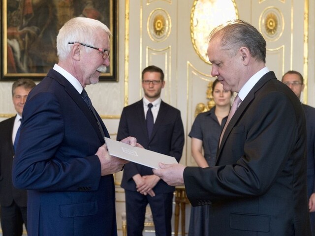 SAV má nového predsedu, Kiska na post vymenoval Šajgalíka