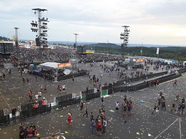 Známy rockový festival museli evakuovať, úrady sa obávajú útoku