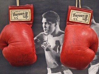 Pred rokom zomrel legendárny americký boxer Muhammad Ali