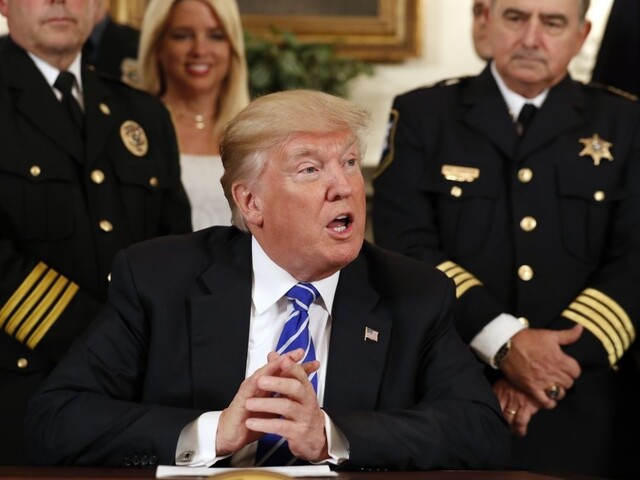 Trump reaguje na útok v Londýne, volá po zavedení cestovného zákazu