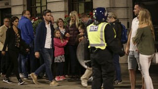 Hrdinka z Londýna vlastným telom blokovala teroristov