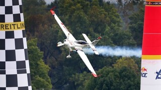 Na šampionáte Red Bull Air Race triumfoval domáci Japonec