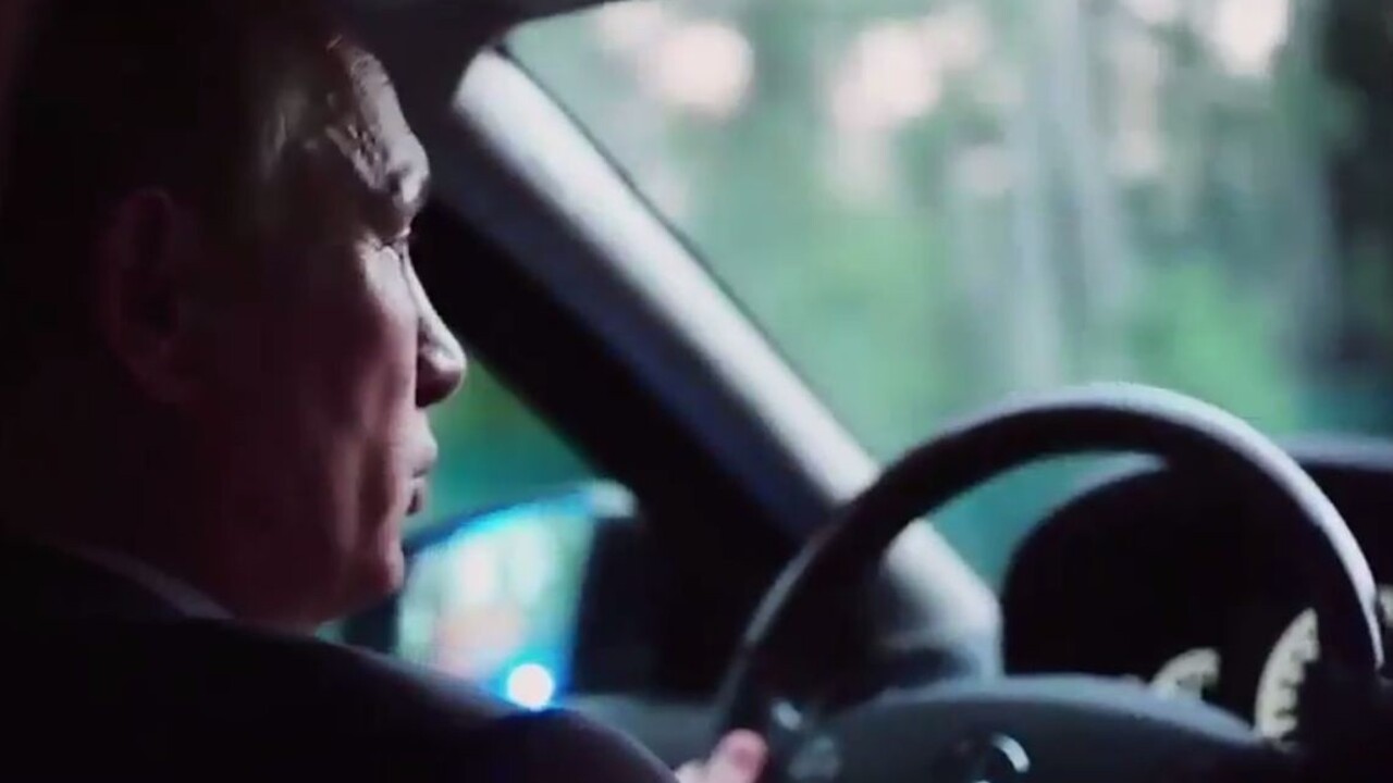 Nukleárnu vojnu neprežije nik, povedal Putin známemu režisérovi