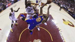 NBA: Cavaliers majú šancu na obrat, prekazili perfektnú bilanciu Warriors