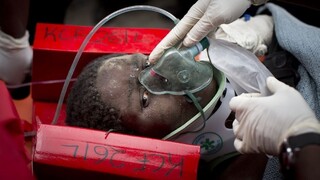 V Keni sa zrútila vysoká budova, pochovala mnoho ľudí