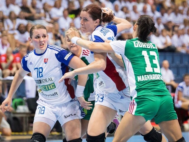 Slovenky vydolovali s Maďarkami bod, vpred ich hnali fanúšikovia