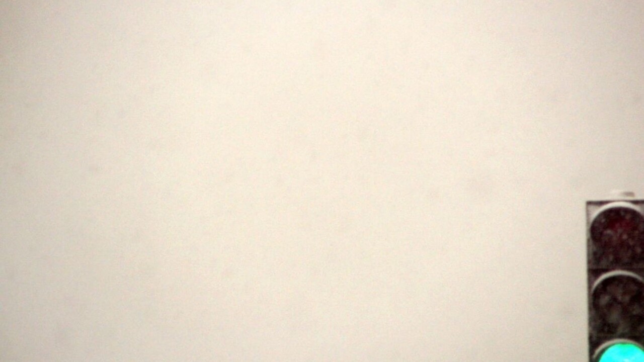 sneh hmla semafor počasie zima 1140px (SITA /Igor Svítok)