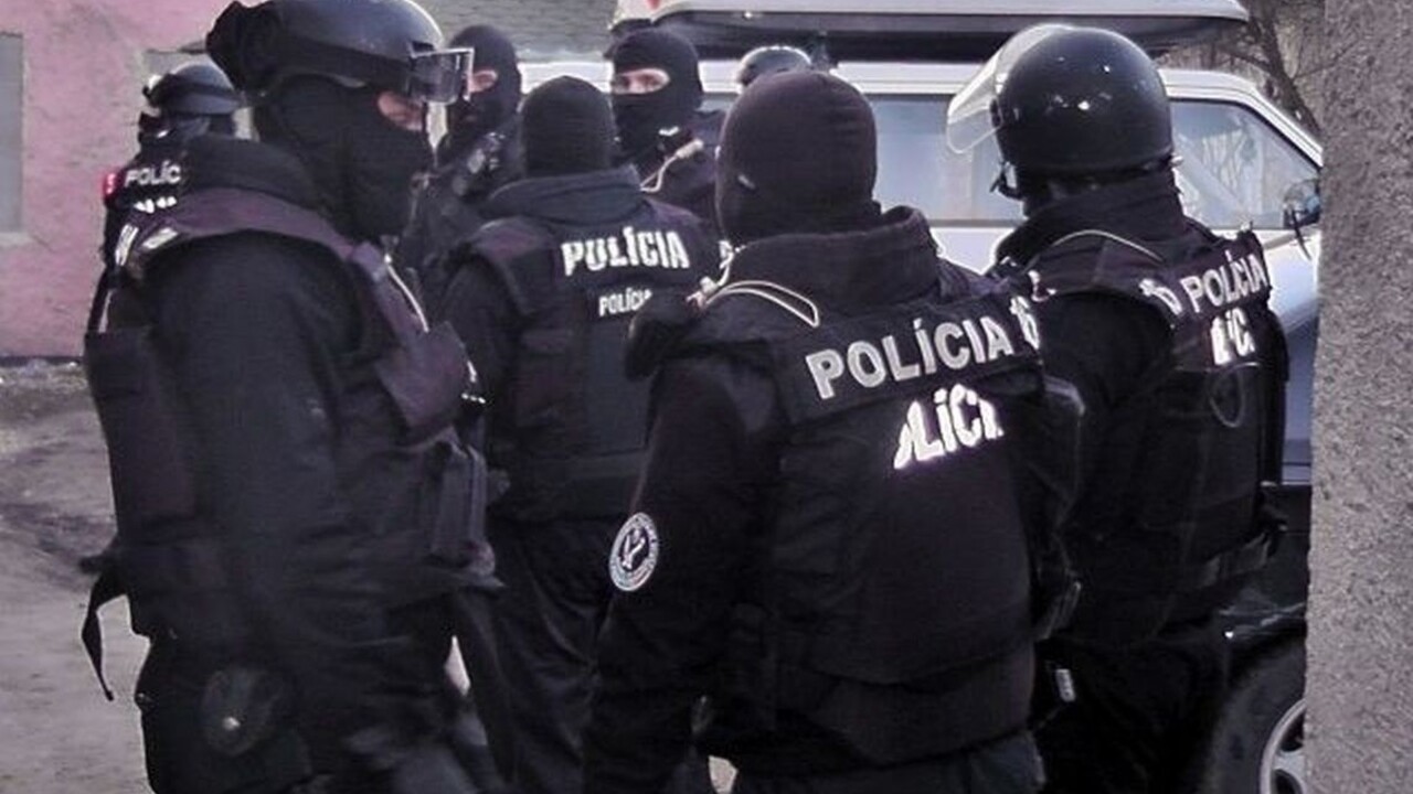 NAKA zasiahla v Bystrici, preveruje firmu známeho podnikateľa