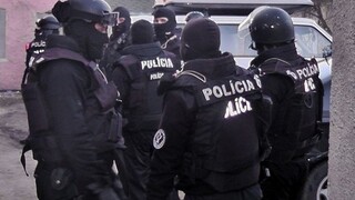 NAKA zasiahla v Bystrici, preveruje firmu známeho podnikateľa