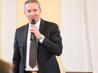 Bugár kvôli Mikovi koalíciu nerozbije, opozícia mala inú možnosť