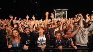 Z nočnej párty v Bratislave evakuovali tisíce ľudí, dôvodom bola bomba